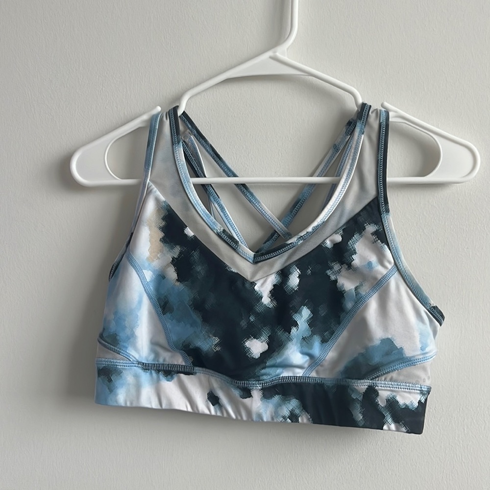 Womens LULULEMON sports bra